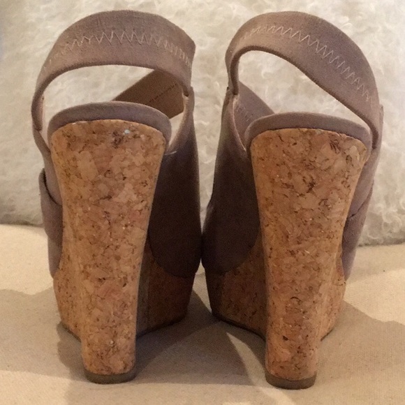 Audrey Brooke Taupe Suede Platform Wedges size 6 - Picture 6 of 6